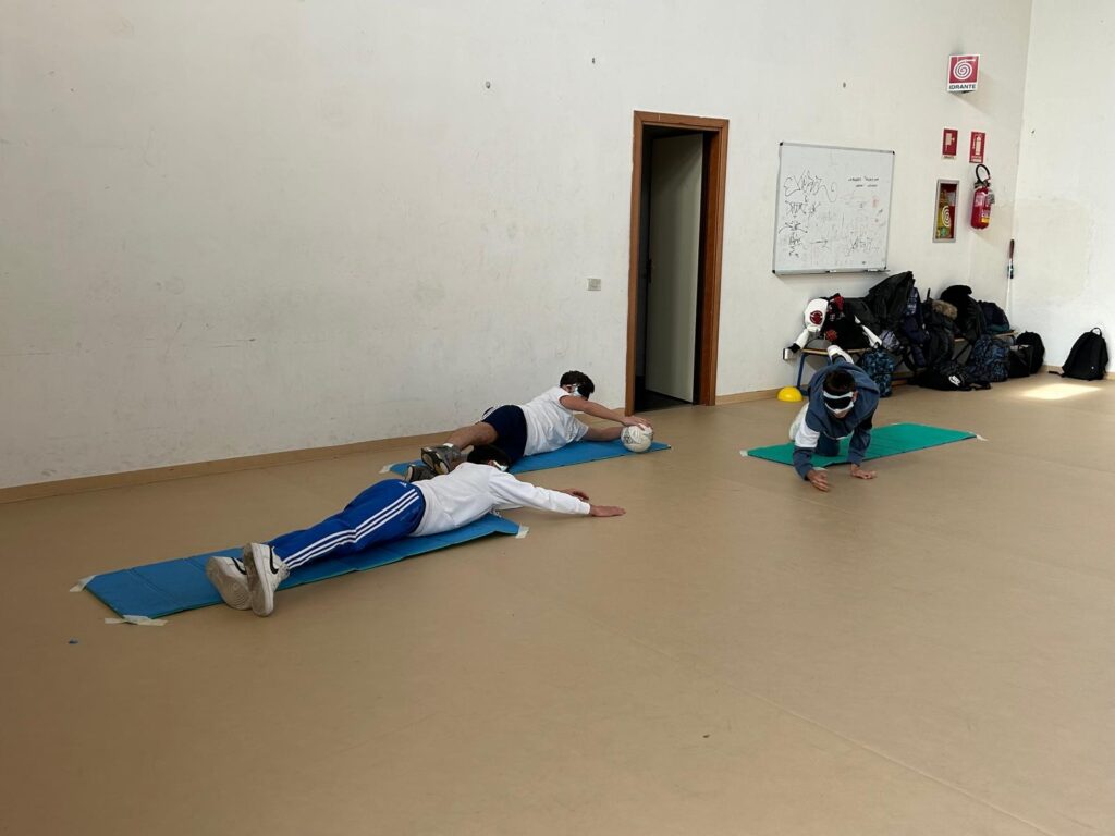 I ragazzi proseguono con le attività sportive.