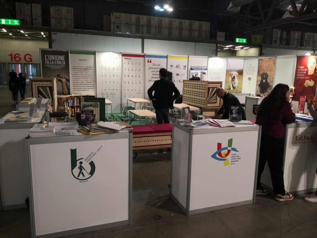 Il Padiglione della Biblioteca presso la Fiera "Fà la cosa giusta" a Milano RHO.